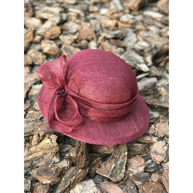 https://www.hatshop.com.ua/2223-9196-thickbox/sh-586-bordovaya-schlyapka-s-nebolschimi-polyami.jpg