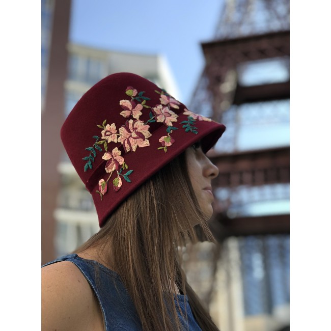 https://www.hatshop.com.ua/2338-9634-thickbox/sh-fetr-010-schlyapka-klosch-s-vyschivkoy-bordo.jpg