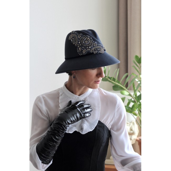 https://www.hatshop.com.ua/2607-11572-thickbox/sh-fetr-649-schlyapa-s-vyschivkoy-cveta-indigo.jpg