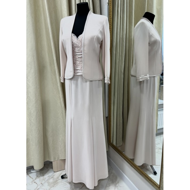 https://www.hatshop.com.ua/3235-14493-thickbox/v-220-suknya-ta-zhaket-pudroviy-kolr-38r.jpg